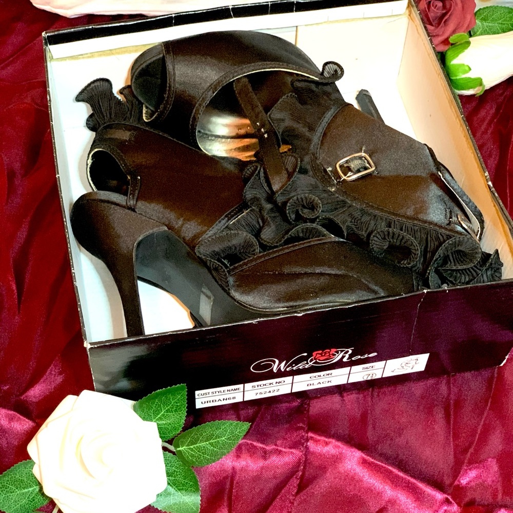 Heels - Picture 2 of 6